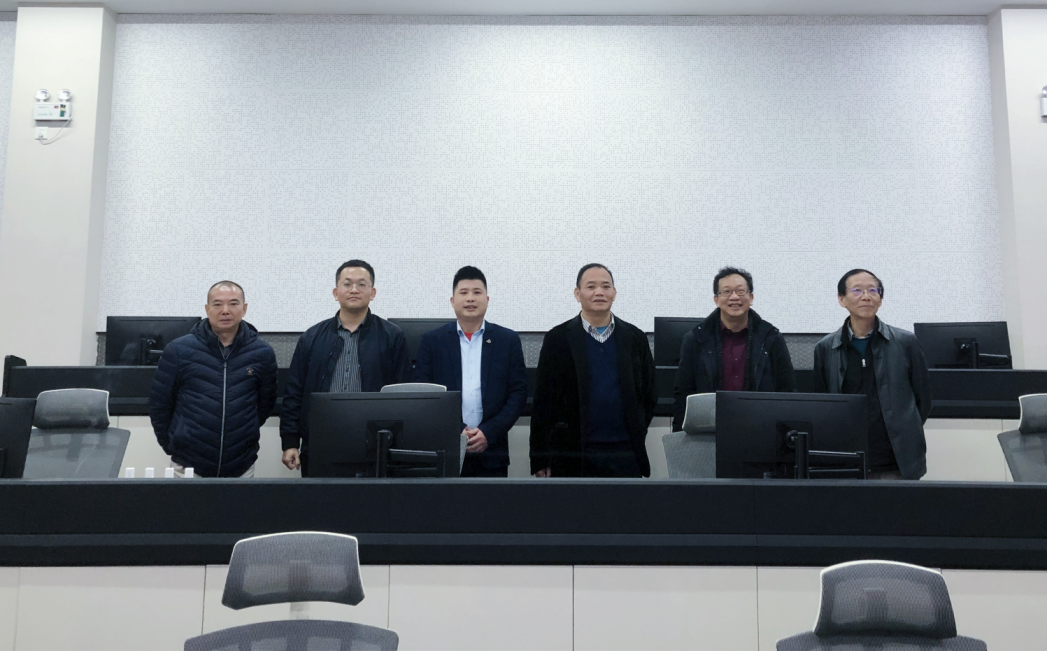 玉林师范学院领导携校企合作单位负责人到祥云亿航考察学习(图3)