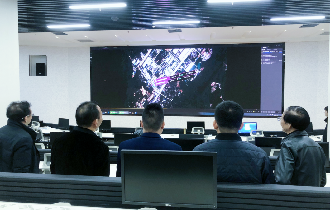 玉林师范学院领导携校企合作单位负责人到祥云亿航考察学习(图1)